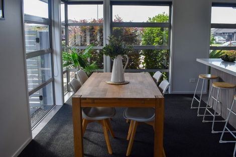 Photo of property in 20 Rainey Crescent, Papamoa Beach, Papamoa, 3118