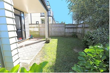 Photo of property in 143/2 Armoy Drive, East Tamaki, Auckland, 2016