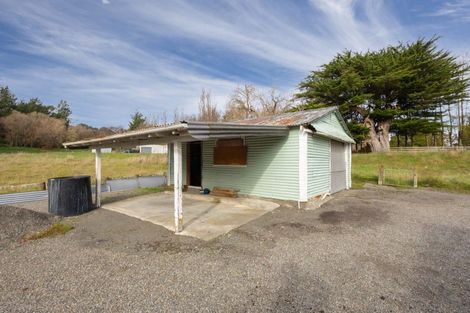 Photo of property in 1232 Opaki Kaiparoro Road, Mauriceville, Masterton, 5882