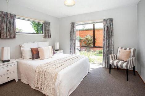 Photo of property in 2/9b Prestons Road, Redwood, Christchurch, 8051