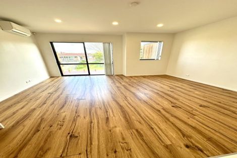 Photo of property in 51b Glendene Avenue, Glendene, Auckland, 0602