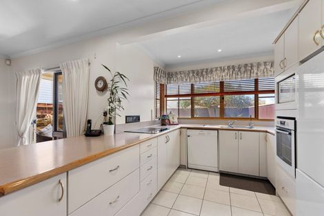 Photo of property in 380 Oceanbeach Road, Mount Maunganui, 3116