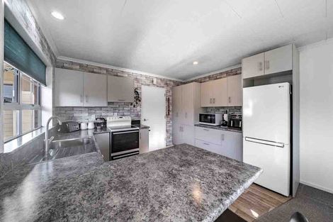 Photo of property in 37 Moa Street, Waikiwi, Invercargill, 9810