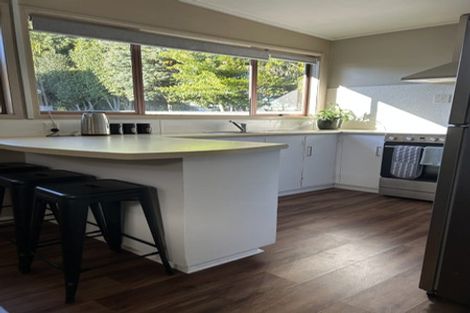 Photo of property in 2/12 Gradwell Place, Two Mile Bay, Taupo, 3330