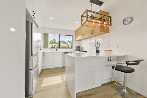 Photo of property in 7/27 Carole Crescent, Pakuranga, Auckland, 2010