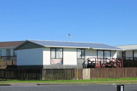 Photo of property in 2/63 Othello Drive, Clover Park, Auckland, 2019