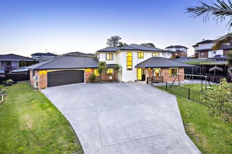 Photo of property in 36 Piper Place, Goodwood Heights, Auckland, 2105