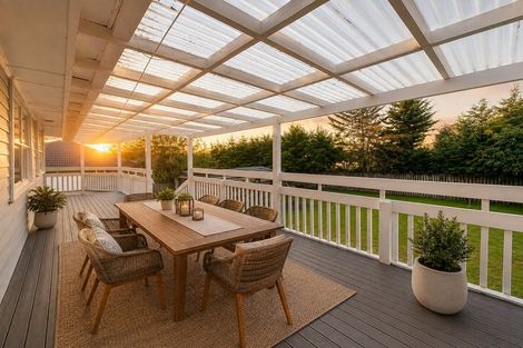 Photo of property in 5 Thomas Rea Place, Te Atatu South, Auckland, 0610