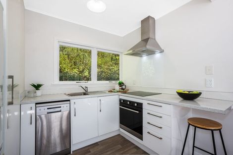 Photo of property in 8 Kaitawa Road, York Bay, Lower Hutt, 5013