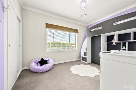 Photo of property in 21 Pempsey Street, Silverstream, Upper Hutt, 5019