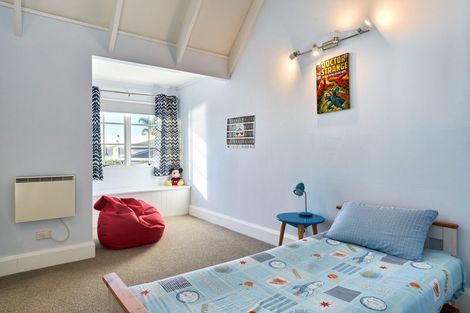 Photo of property in 32a Roslyn Road, Bluff Hill, Napier, 4110