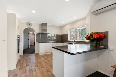 Photo of property in 16 Frisken Place, Lynmore, Rotorua, 3010