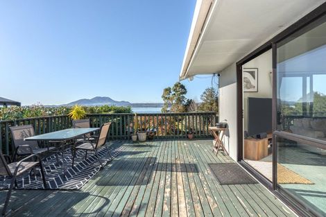 Photo of property in 1 Ewing Grove, Acacia Bay, Taupo, 3330