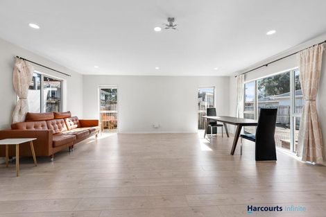 Photo of property in 25a Larnoch Road, Henderson, Auckland, 0610