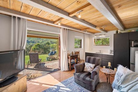 Photo of property in 37 Flinders Road, Heathcote Valley, Christchurch, 8022