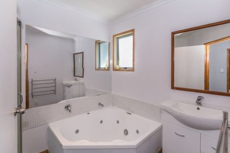 Photo of property in 40 Himatangi Street, Himatangi Beach, Foxton, 4891