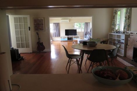 Photo of property in 28 Melbourne Road, Island Bay, Wellington, 6023