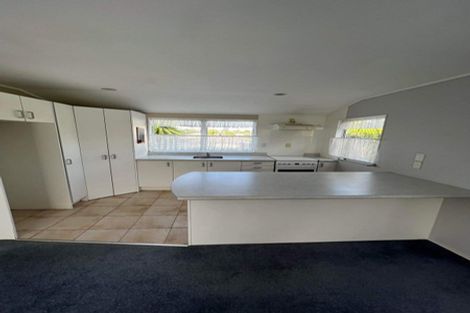 Photo of property in 24 Sheridan Drive, New Lynn, Auckland, 0600