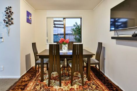 Photo of property in 2/12 Taitimu Drive, Weymouth, Auckland, 2103