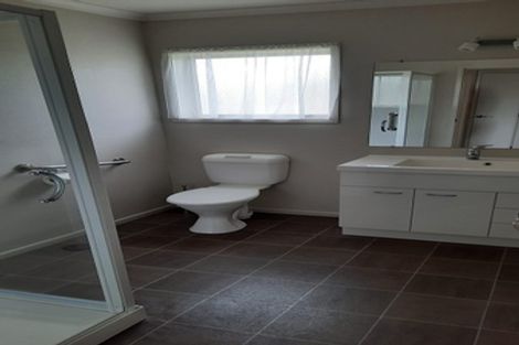 Photo of property in Amberley Park, 8/8 Village Place, Tuakau, 2121