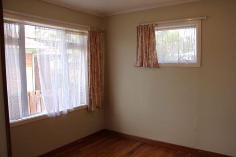 Photo of property in 15 Blenheim Street, Glenfield, Auckland, 0629