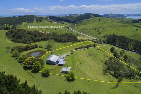 Photo of property in 1093 Run Road, Tapora, Wellsford, 0977