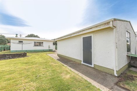 Photo of property in 69 Thatcher Street, Castlecliff, Whanganui, 4501