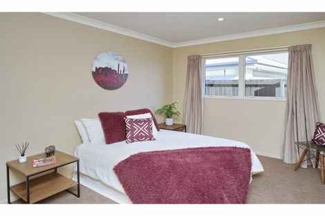 Photo of property in 5 Corsican Grove, Parklands, Christchurch, 8083