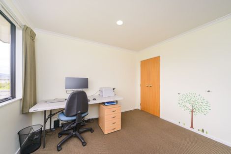 Photo of property in 189 Ruapehu Drive, Fitzherbert, Palmerston North, 4410