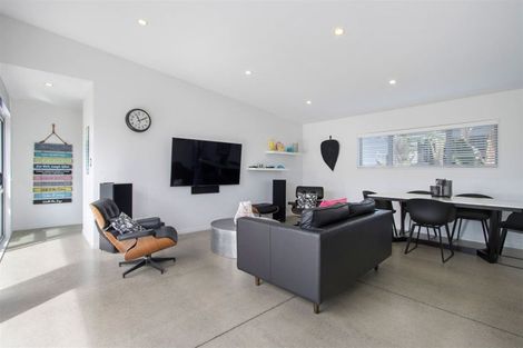 Photo of property in 17 Surfers Avenue, Waihi Beach, 3611