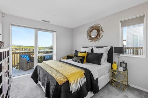 Photo of property in 26 Cassidy Drive, Orewa, 0931