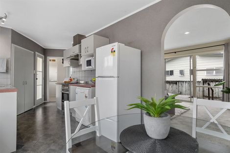 Photo of property in 17 Jonathon Street, Brookfield, Tauranga, 3110