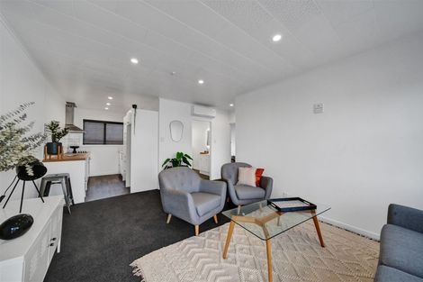 Photo of property in 76b Eliot Street, New Plymouth, 4310