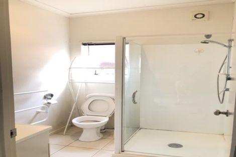 Photo of property in 10 Brashier Circle, Sunnyvale, Auckland, 0612