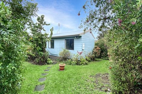 Photo of property in 2/16 Seabrook Avenue, New Lynn, Auckland, 0600