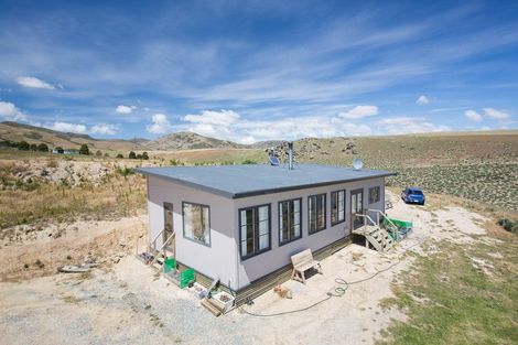 Photo of property in 102 Ruffell Road, Tarras, Cromwell, 9383