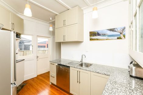 Photo of property in 22 George Street, Lower Vogeltown, New Plymouth, 4310