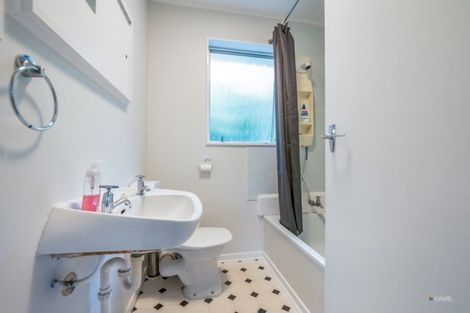 Photo of property in 4b Cedar Street, Maungaraki, Lower Hutt, 5010