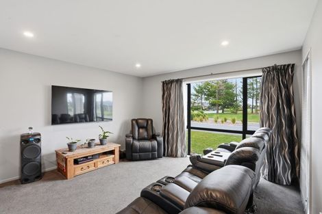 Photo of property in 16 Pallid Green, Rolleston, 7615