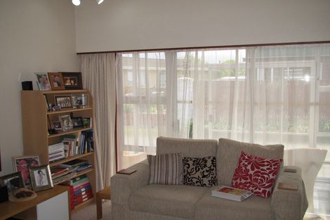Photo of property in 10 Walnut Place, Mosgiel, 9024