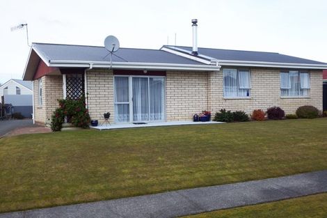 Photo of property in 25 Barton Street, Marton, 4710