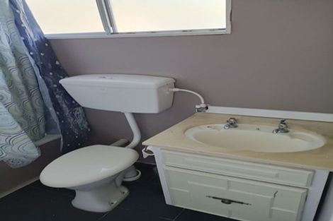 Photo of property in 7a Chetwode Grove, Newlands, Wellington, 6037