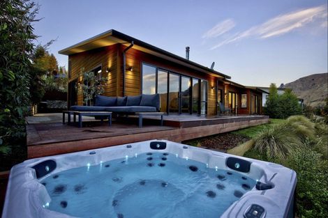 Photo of property in 3 Mcqueen Place, Arthurs Point, Queenstown, 9371