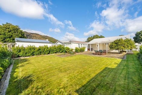 Photo of property in 3 Malone Road, Waterloo, Lower Hutt, 5011