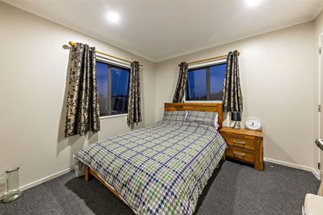 Photo of property in 36 Piper Place, Goodwood Heights, Auckland, 2105