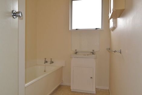 Photo of property in 39 Saint Annes Street, Levin, 5510