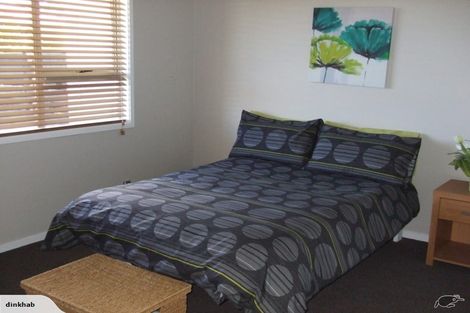 Photo of property in 2/34 Blacklock Avenue, Henderson, Auckland, 0612