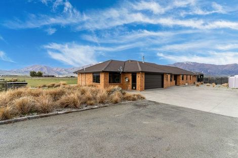 Photo of property in 10 Hardacre Place, Omarama, 9412