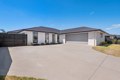 Photo of property in 5 Livingstone Drive, Papamoa Beach, Papamoa, 3118