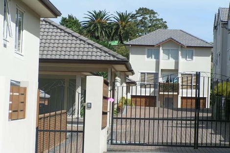 Photo of property in 12/57 Gladstone Road, Northcote, Auckland, 0627